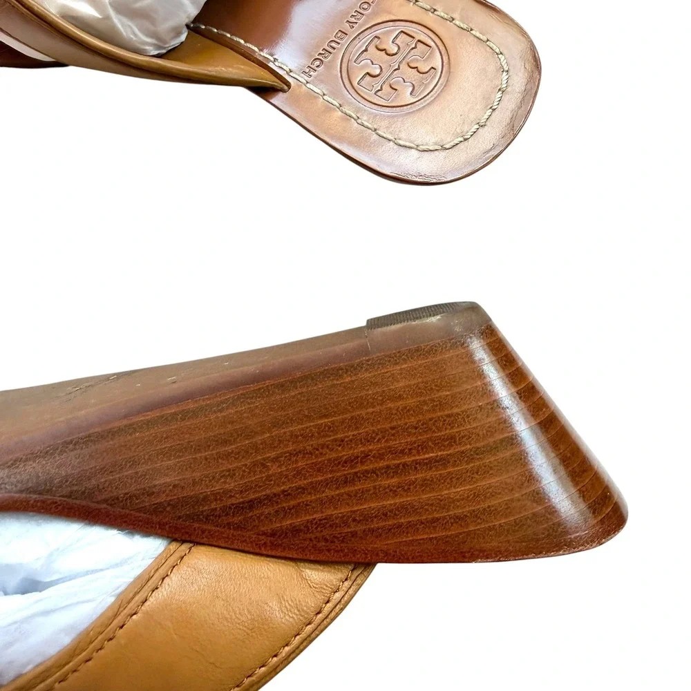 Tory Burch Nora 50mm Wedge Sandals Royal Tan Leather Gold Logo 5.5